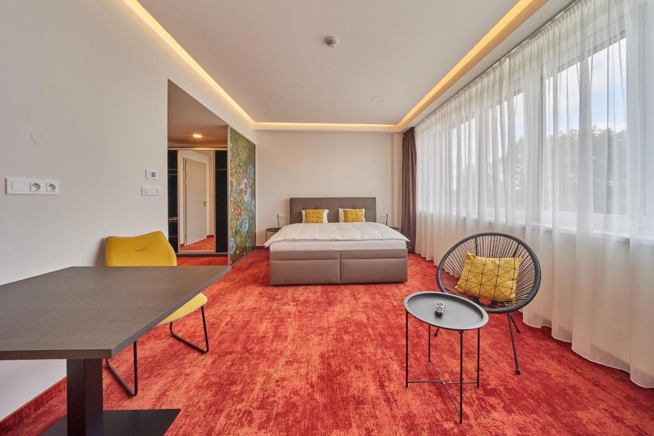 Hotel Hertz Hradec Králové Eksteriør bilde
