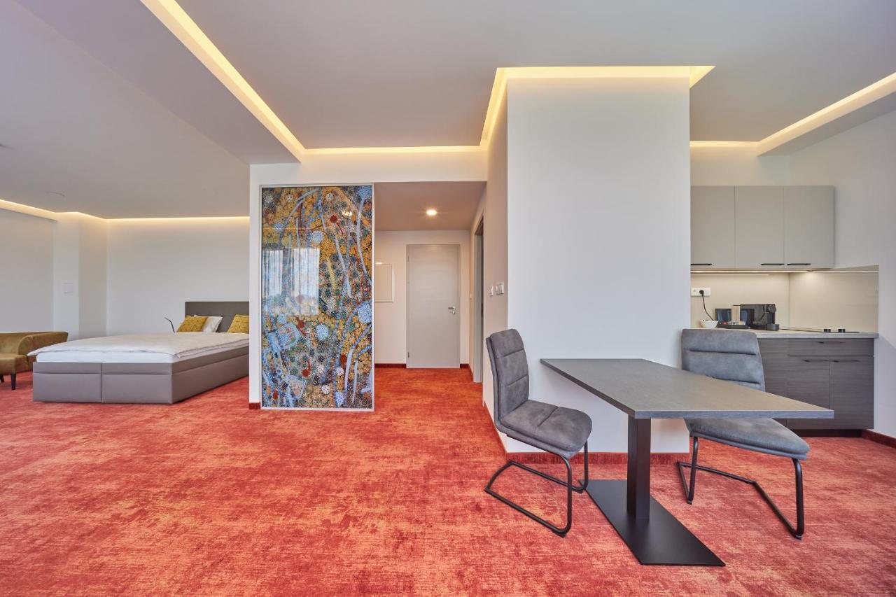Hotel Hertz Hradec Králové Eksteriør bilde