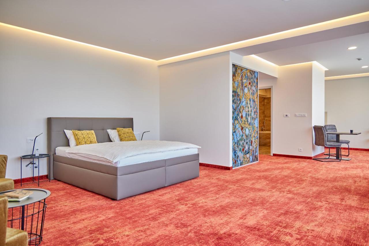 Hotel Hertz Hradec Králové Eksteriør bilde